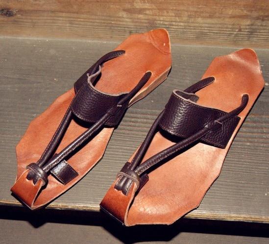 Curved Retro Leather Sandals
