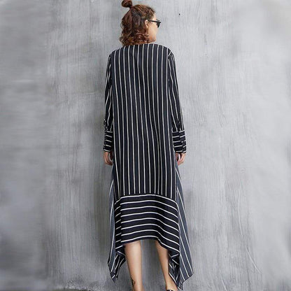 Mustavalkoinen raidallinen Wrap Midi-mekko | Milleniaalit