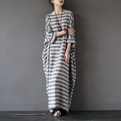 Buddha Trends Kleid Grau / L Gestreiftes übergroßes Maxikleid