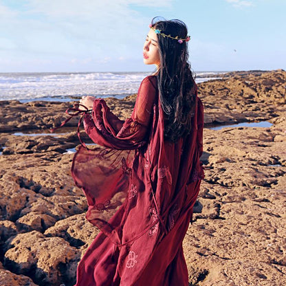 Buddha Trends Dress Robe maxi bohème rouge avec manches lanterne et broderie papillon | Mandala