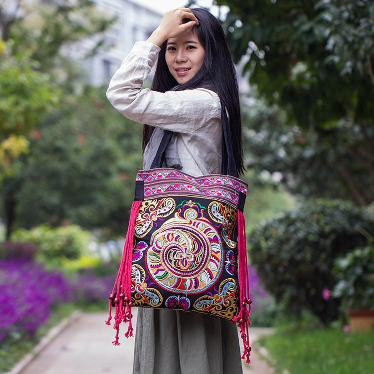 Ręcznie robiona haftowana torba na ramię z mandalą Buddha Trends