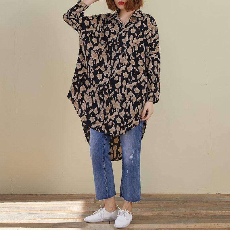 Camisa longa tamanho grande com estampa de leopardo