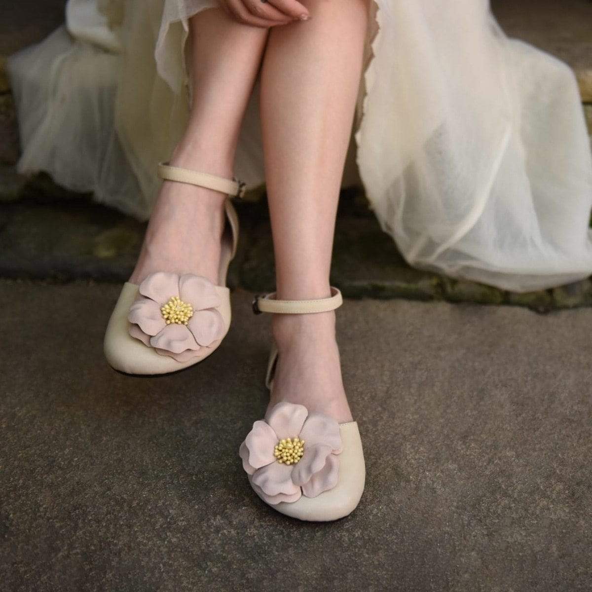 Këpucë lëkure me lule retro Buddha Trends