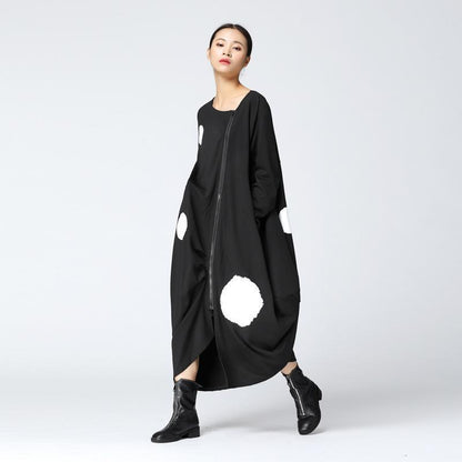 Buddha Trends Vestidos de suéter Negro / Talla única Lunares en blanco y negro Cárdigan extragrande con cremallera