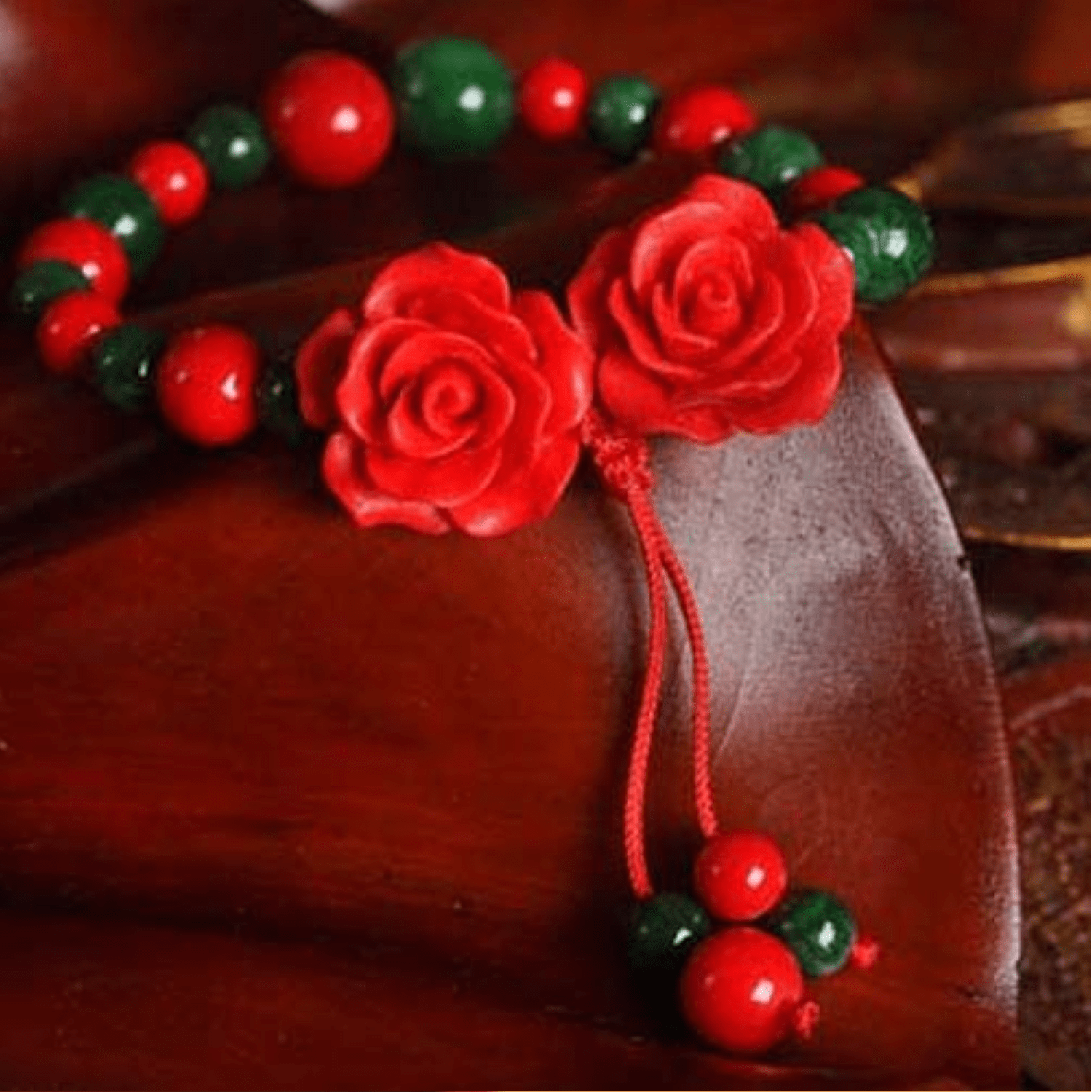 Buddhatrends 2 Roses Handmade Beaded Bracelet