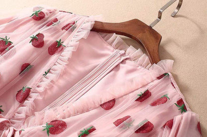 Buddhatrends midi Maliyah Strawberry Print Midi Dress