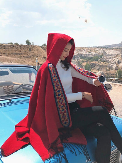 Buddhatrends prendas de vestir exteriores Rojo / CN Lucy Poncho con capucha bordado