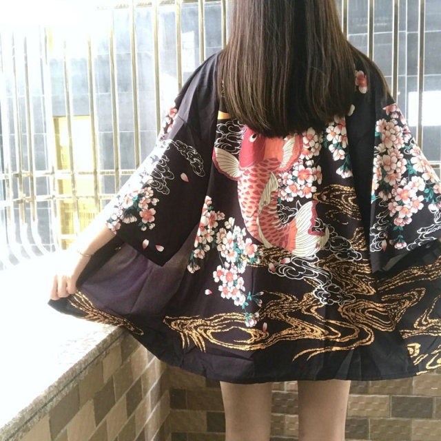 Мягкое кимоно с рыбками кои черного цвета и одного размера от Buddhatrends