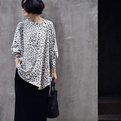 Buddhatrends T-Shirt Rice weiß / L Asymmetrisches Leoparden-T-Shirt